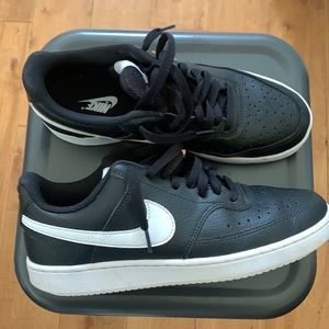 Women’s Nike Court Vision size 8.5